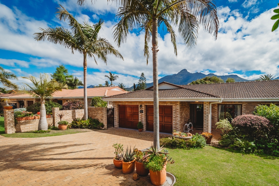 3 Bedroom Property for Sale in Bergsig Western Cape